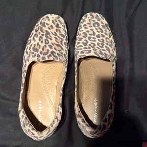 EASY SPIRIT LEOPARD LOAFER